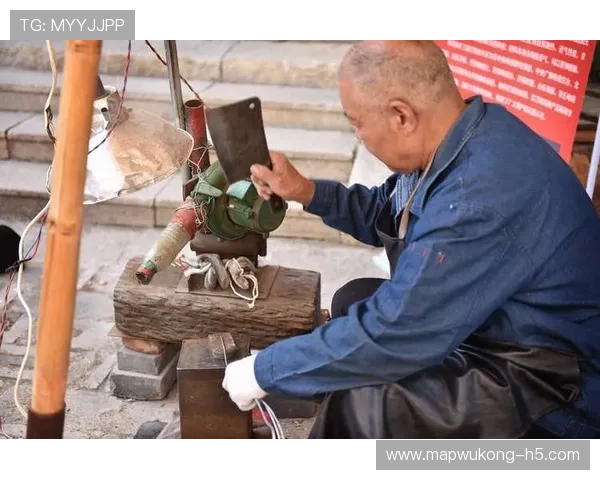 仲满这生活也真是够锋利，场上打铁场下奢华成这样？