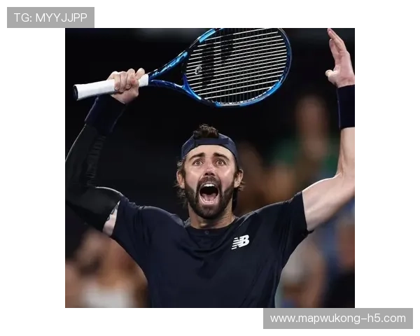 乔丹·汤普森比赛中刚对手发火，场下却超爱逛街买买买，笑死我了！