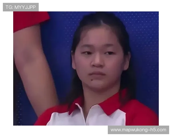 全红婵偷偷吃零食被教练抓包，下一秒直接翻三个跟头跑路