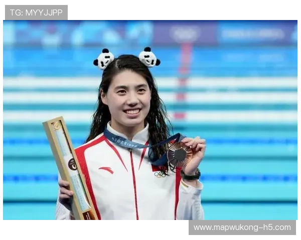 史梦瑶穿起超奢华睡衣，跟咱们底层生活简直两个世界啊！